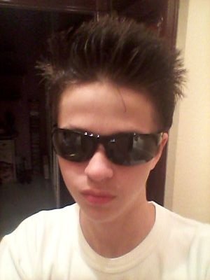 Para estar con vosotros en un rato de diversion por la redes sociales y tal :D
