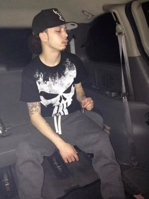 20yrs Young ; Employed ; Sinqle Dad ; Focused ; Respected ; Outgoing . any questions . Hitt Me