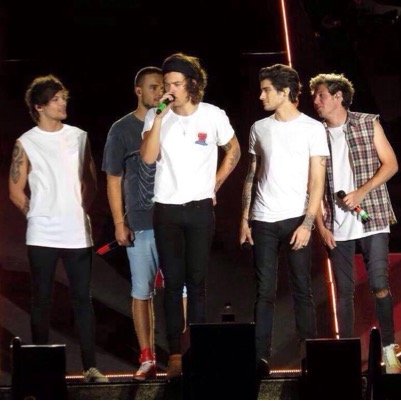 'Right now i wish you were here with me.' ∞ @onedirection ❤️
