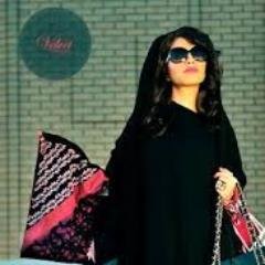 أجـل مجنـون أنـا يابنـت أشيـل العقـل بيديّـه؟..
ترى أكبر شيء يربطني مِعك جـوال ابـو شاشـات..