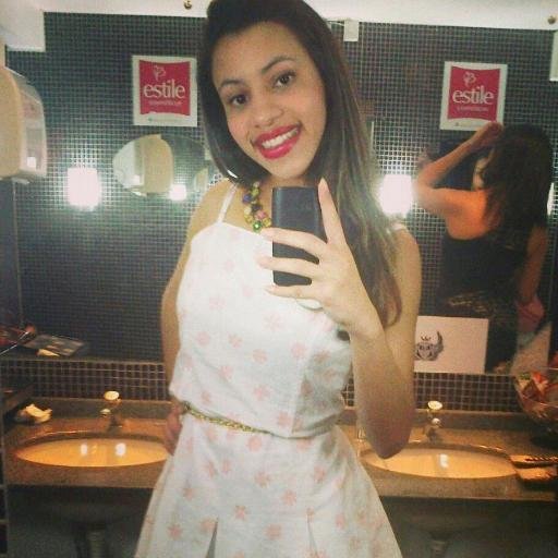 Estamos tão longe, tão perto, também e os anjos nós dizem amém lol                         snapchat: azevedo-fabi