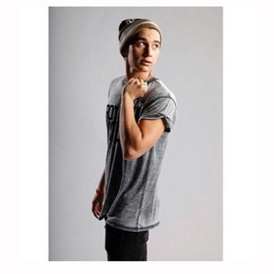 beausirishslut's profile picture. It all started on youtube. So much love for my idols. •janoskians•justinbieber• 2/5