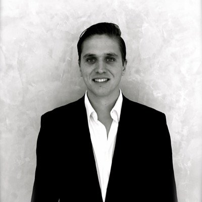 Content manager @2Twitit, Projectleider @theBarCompany, Studeer Marketing Management @Avans Hogeschool -Loves Travelling, Snowboarding, Good food & Wine-