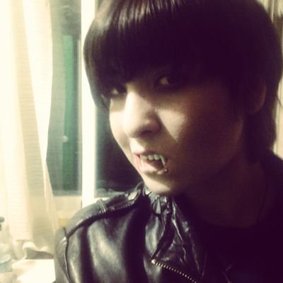 18. Tomboy . K-Pop K-HipHop
J-Rock J-Pop
Yaoi
El tiempo. Todo. Locura.  @Pionaaa_
