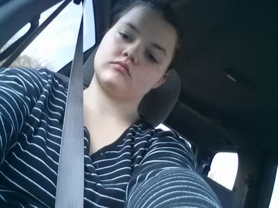 songer writer/singer

5 seconds of summer/directioner/mixer. 
cooking, singing, acting,
german, French, Indian, Italian, bohemain. SINGLE