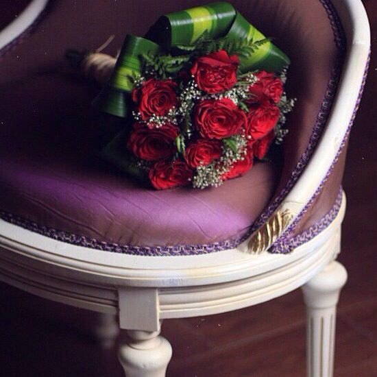 #بيني وبين الـناس فرق ومسـافات . . وكلٍ بعقـله يا اريش العـين راضي ~❤
