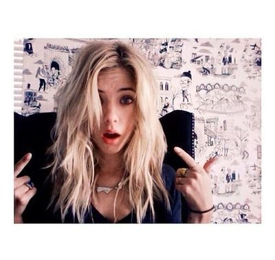 Horror Fasnication || Music || Actress || Art || Parties are my life. || '15 Don't say goodbye because goodbye means forever.