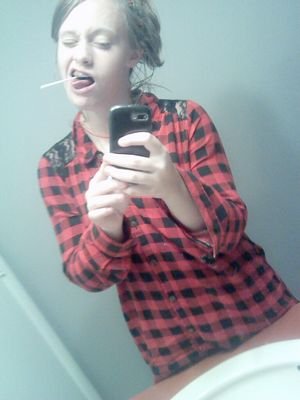 Just a girl who likes bands. ^-^