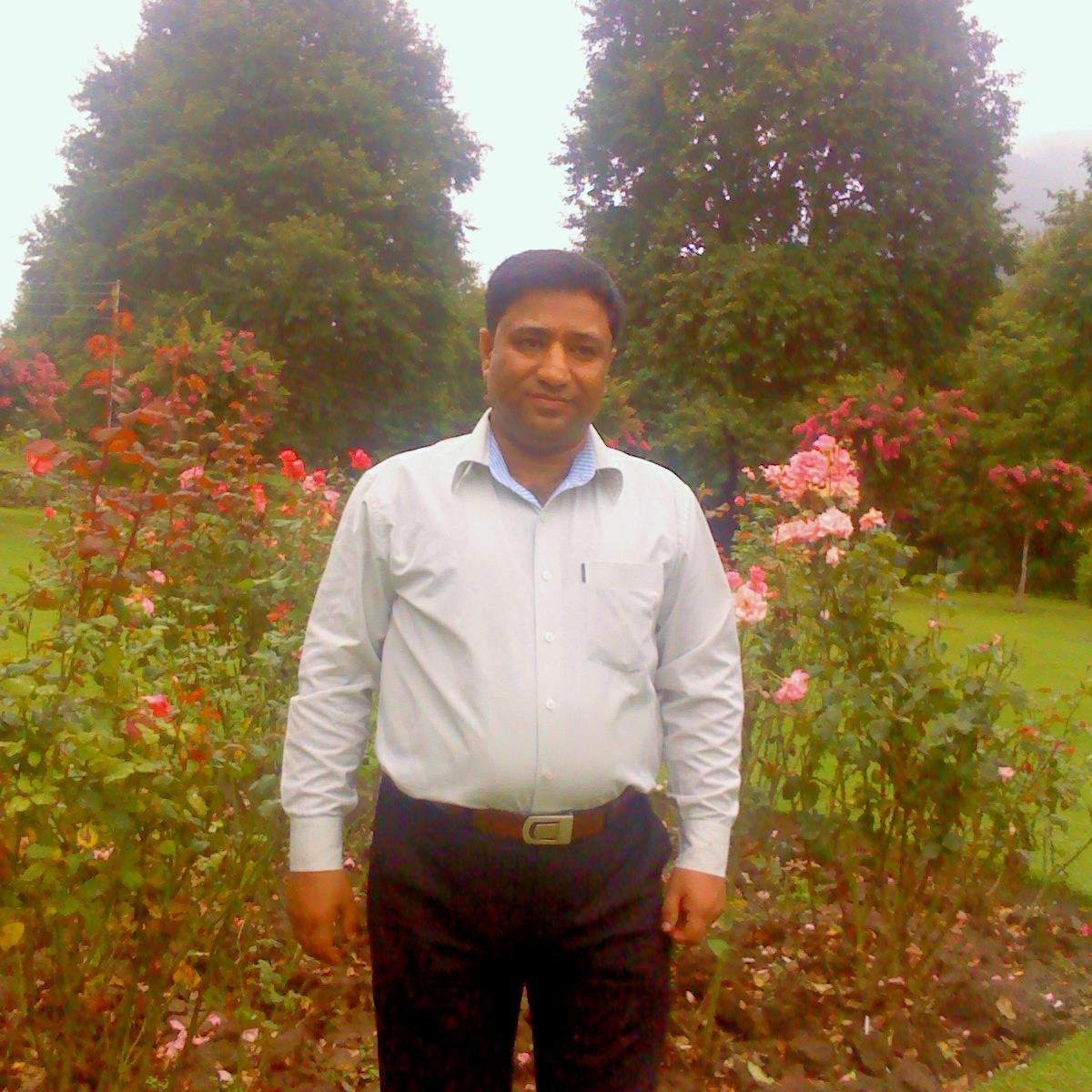 haniefwani1's profile picture. 