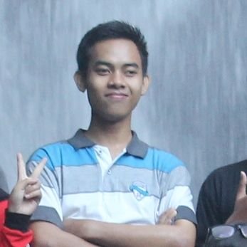 I'm a simple person who hides a thousand feelings behind the happiest smile | Statistik ∑'54