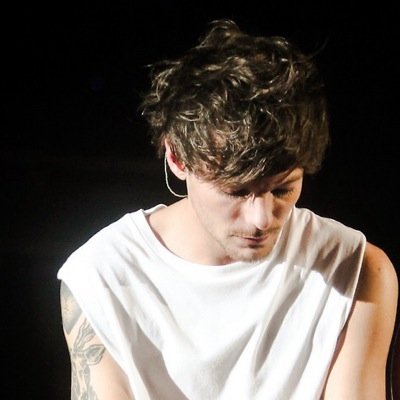 FreeLikeAStorm_'s profile picture. non serve a niente rifugiarsi nei sogni e dimenticarsi di vivere... - Albus Silente