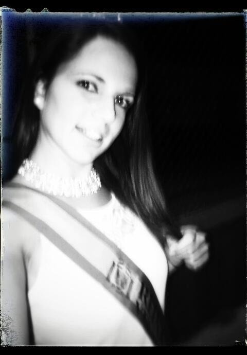 La vida me enseño que siempre en tu camino habra obstaculos. Pero solo tu eres el que puede superarlos♥