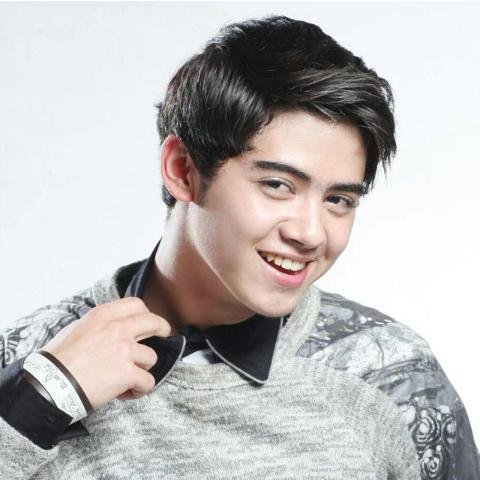 Digo__Vampire's profile picture. RP @aliando26 as {digo} l Anniv acc 10'Agust l Gue Sayang banget sama Ini orang @PrillyBie_sisii ♥  #RPFamsGGS l #GengUnyu