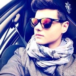 Abrahamer/Casanover Lo mejor que me a podido pasar 3  3 y cuendo lo vea dire los sueños se cumplen;  A/\ :* ~Peru~