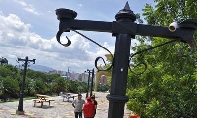 Reporta TODO lo que quieras en cuanto al acontecer larense!. Hazlo sin la @ vía mensaje directo Ej.:d LaraSocial.