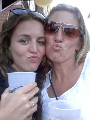 karenErafferty's profile picture. Beauty school dropout.