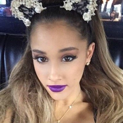 Following ANYONE who follow @rihannaselenas right now! #1DFollowSpree #Arianators #HarmonizersAreFamily