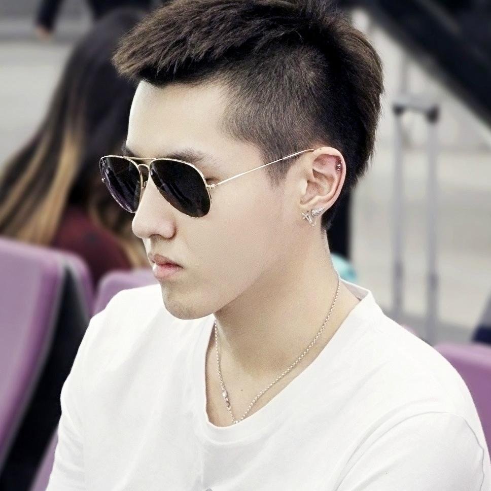 อู๋อี้ฟาน ทบ.1 ผลัด1 #fic #kyพลทหาร ฟิคมนต์รักทหารเกณฑ์ ไอ้ตากลมอีสมายสไตล์ พ่อกูรวยใครก็ช่วยกูไม่ได้