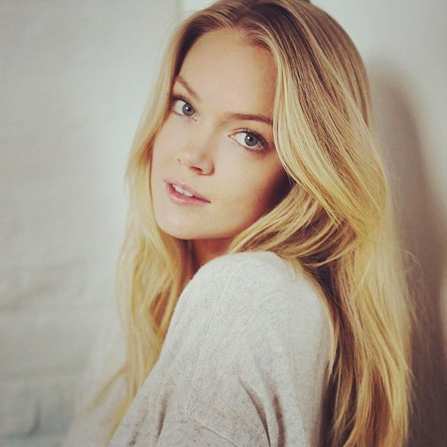 Welcome to the fan page of @VictoriasSecret Angel @LindzEllingson by @SabrinaKnuth.
http://t.co/sNhlz7M2