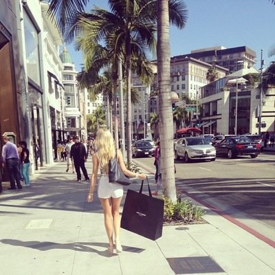 Welcome to Calabasas, California. Home of many different personalities. | @/DM me if you wanna join. OC's only. | Website will come with more members. | Enjoy!