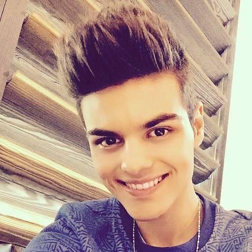 abrahamer_f99's profile picture. su música me hizo fan pero al conocer su historia y saber todo de el ha hecho q lo ame y eso me hace ABRAHAMER para toda la vida