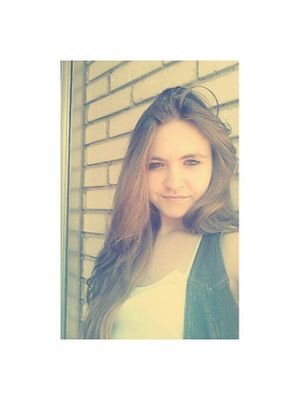 Instagram: sandrarg99 // Rubia de ojos azules // Real Madrid ♥