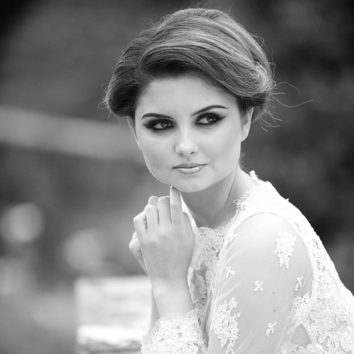Established 1996, Jen's award winning designs bring fashion to the bridal industry. Her inspiring collection exudes glamour, femininity and elegance.