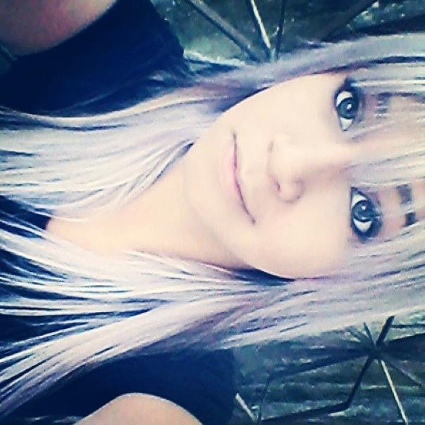 Sou uma pitada de loucura a mais, com a dose de irônia errada e um exagero de sinceridade.// @RaulCezarMS 3