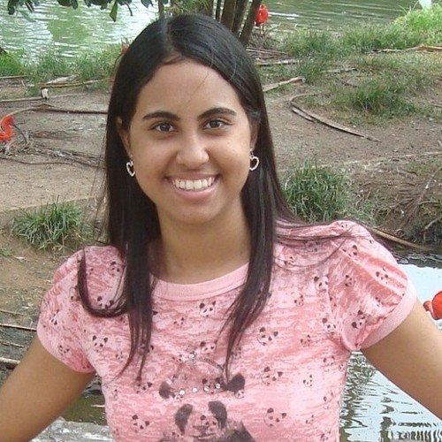 Nunca desista dos seus sonhos confie em Deus e tudo dará certo.