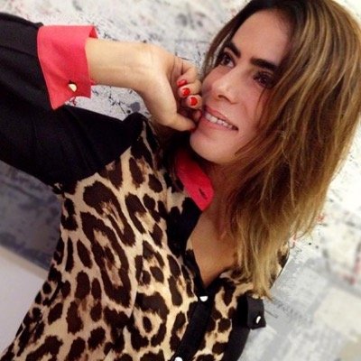 Fã da #HELOISAFAISSOL, socialite, cantora, e futura campeã.