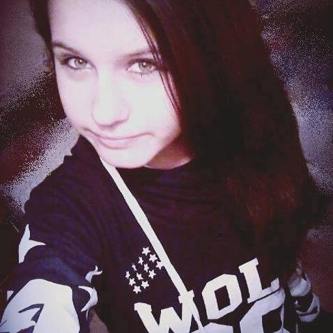 I'm Edina. I'm from Romania.I L.O.Λ.E NU'EST and Boyfriend !  *-* :3 3