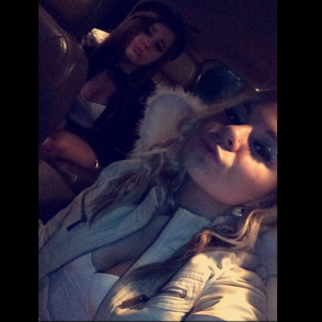 emilymaex's profile picture. Live to the fullest, smoke away the pain, drink away the brokeness, & rolll to see the beauty