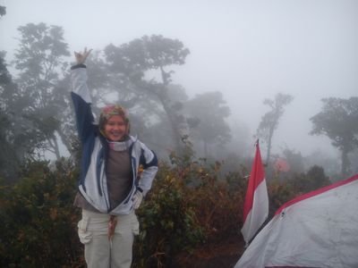 Hmmm apa ya, kasih tau ga ya (ʃ⌣ƪ)