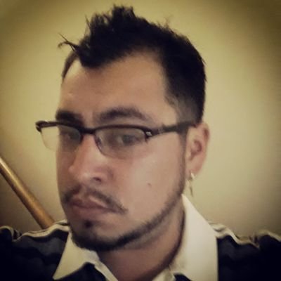 simpático, leal, trabajador y le voy alas chivas 100%