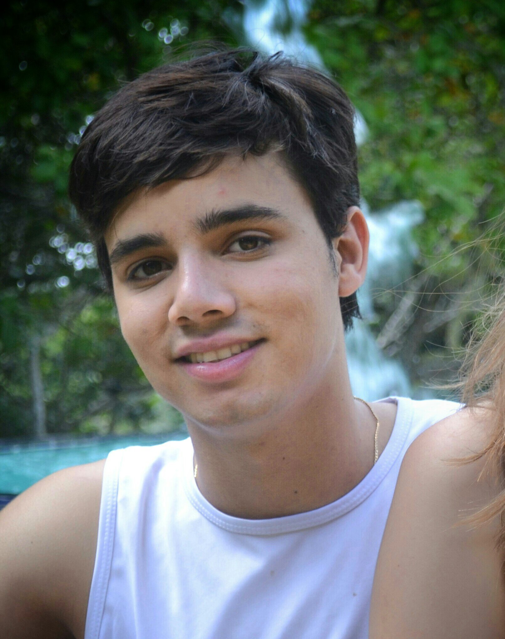 aejuniorsilva's profile picture. Eu permito a todos serem como quiserem, e a mim 
como devo ser.