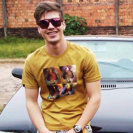 Quem se define, se limita, sou muito mais a liberdade de ser o que eu quiser! ;)