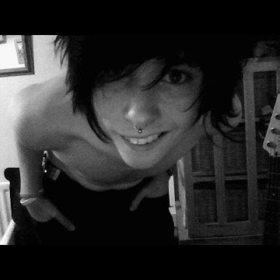 @shanedawlyn is my old account. it got hacked and the password got changed.|19|bi|