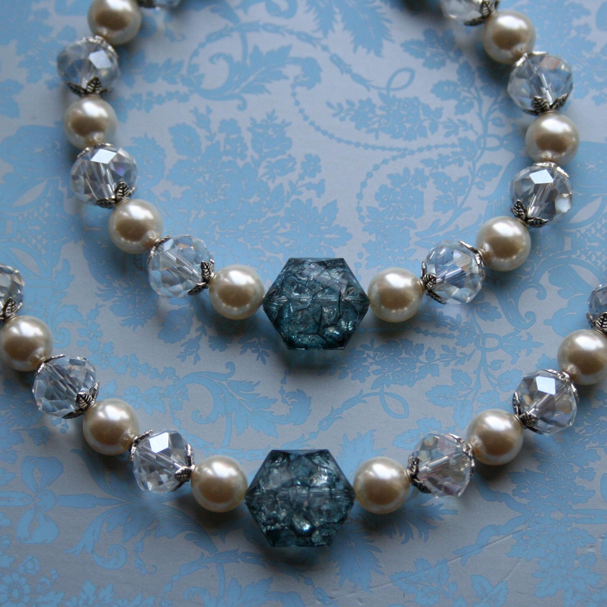Hi! My Name is Jenny Rudel. I set up Nova Lily Jewellery in 2014, I specialise in one off pieces of Jewellery for Woman and Children which I sell on Etsy