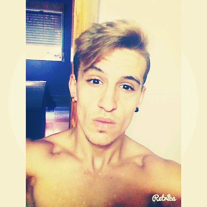 ConEsosPelitos's profile picture. El problema es ser adicto y no querer reconocerlo 4:20