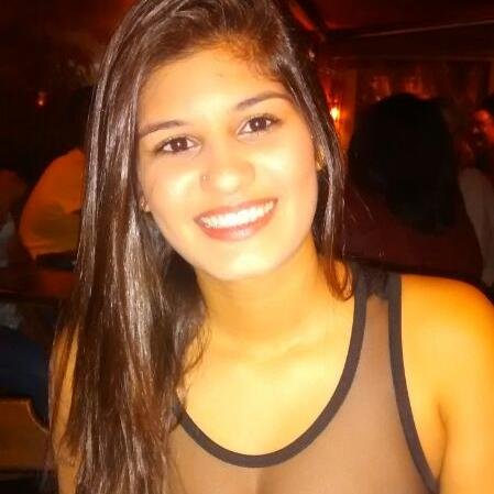 Cada sonho deixado pra trás é um pedaço do seu futuro que deixa de existir.