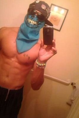 I live to love and love to live...lets rave;-)