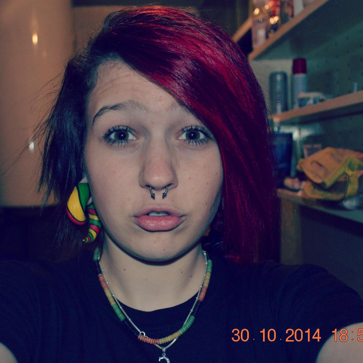 Hi..I live in Czech Republic..'Follow me !:)) I'm Big big fan of BMTH, AA, MM, BVB, Agatg, Combichrist, Architects, BW, ABR3