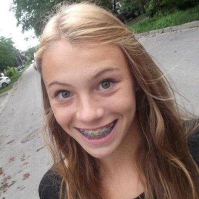 im a free gal i love my friends and my phone , you can call me ashley is you want to
