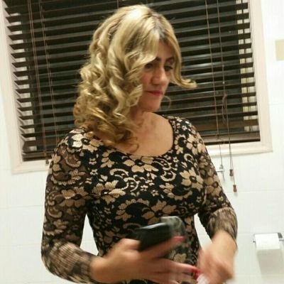 2b063282f5b0410's profile picture. 