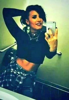 ♥Ve detrás de tus sueños porque nunca sabrás. No Vas a querer mirar atrás algún día y pensar que hubiese pasado si lo hubieses intentado♥