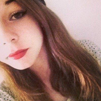 ♪ So this is me swallowing my pride
Standing in front of you saying
I'm sorry for that night ♫