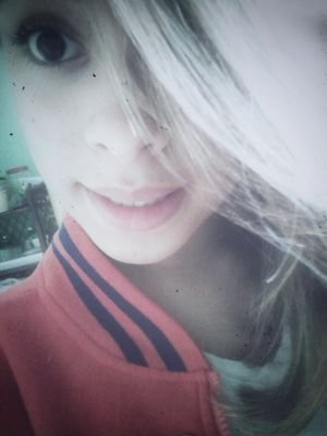 mary kisssss