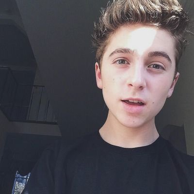 Gavin Becker's promo account ! 
Go follow @gavinbecker3, he is an amazing singer and a perfect boy ||| Main Account: @MalysLouis
