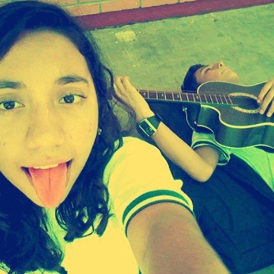 Un beso es solo un beso y tiene la importancia que tú le quieras dar, puede no significar nada o cambiarlo todo... n.n Sígueme y te sigo :*