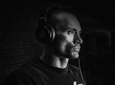 RealDPeterson's profile picture. WARNING: I'll flood your TL with the Lakers!!